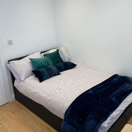 Self-Contained Flat On The 2Nd Floor You Will Share With One Other Guest, In A Family House 2 Minutes Walk From Tufnell Park Station 2Nd Floor With Stairs London Exterior foto
