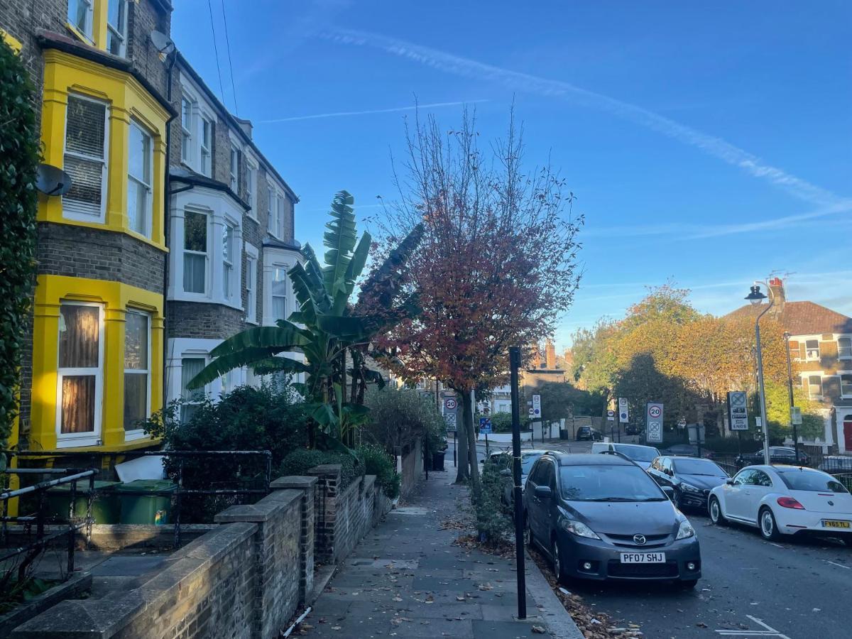 Self-Contained Flat On The 2Nd Floor You Will Share With One Other Guest, In A Family House 2 Minutes Walk From Tufnell Park Station 2Nd Floor With Stairs London Exterior foto