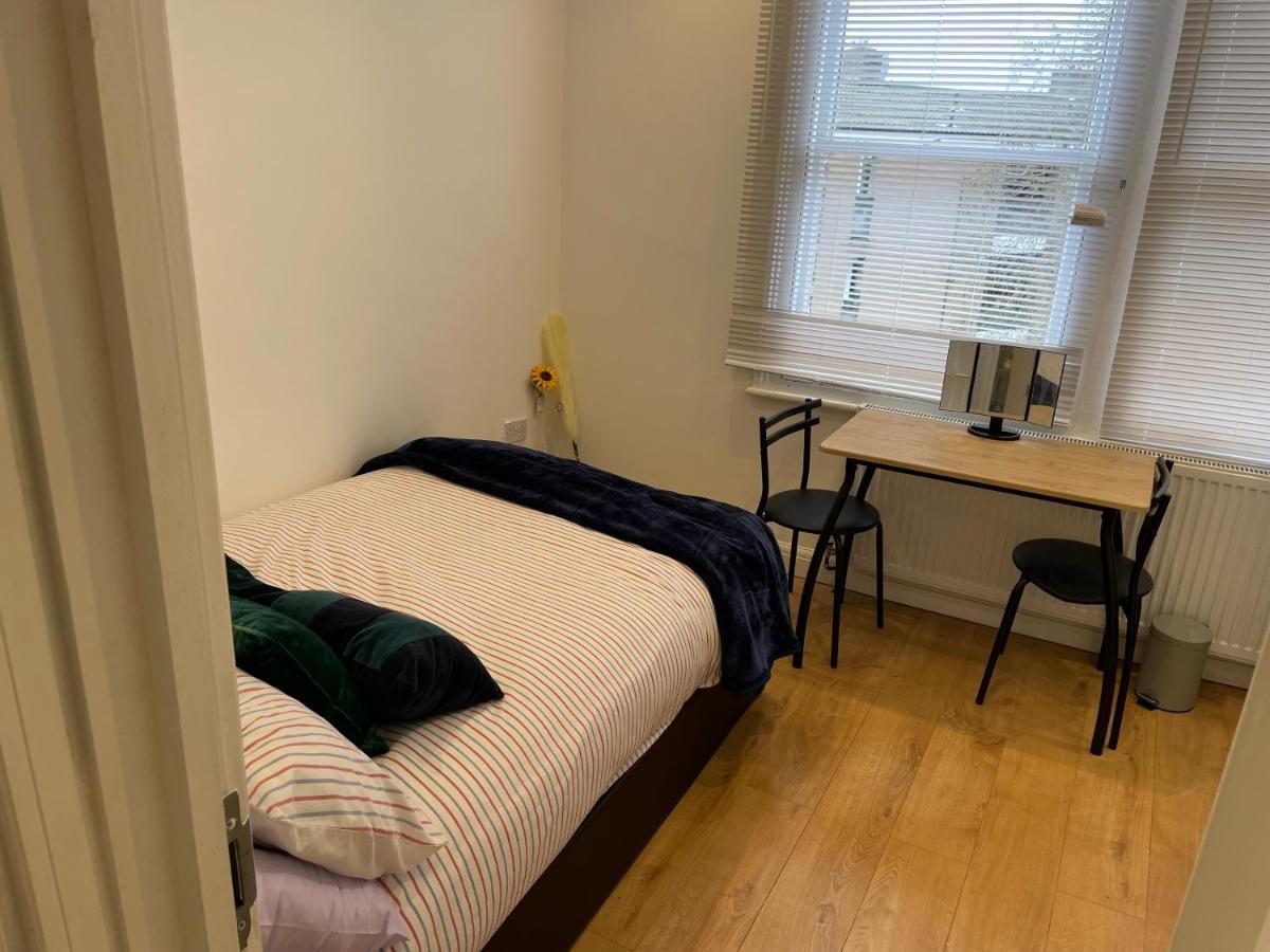 Self-Contained Flat On The 2Nd Floor You Will Share With One Other Guest, In A Family House 2 Minutes Walk From Tufnell Park Station 2Nd Floor With Stairs London Exterior foto