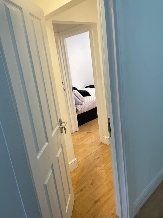 Self-Contained Flat On The 2Nd Floor You Will Share With One Other Guest, In A Family House 2 Minutes Walk From Tufnell Park Station 2Nd Floor With Stairs London Exterior foto